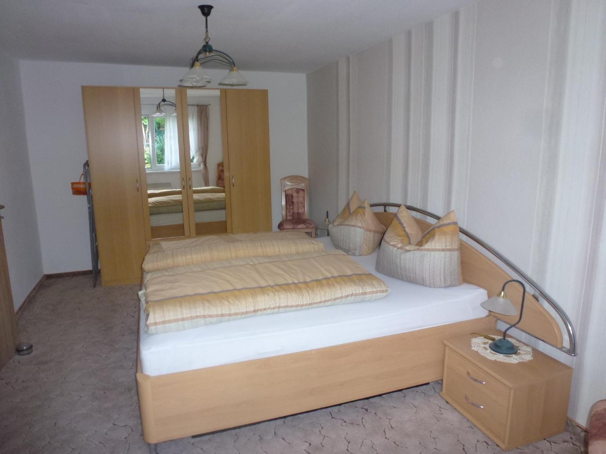 Ferienwohnung Bradatsch Catterfeld Екстер'єр фото